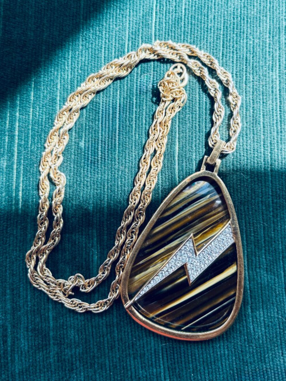 Big Statement Vintage Ring Encased Lightning Bolt with Matching Necklace - Picture 5 of 6